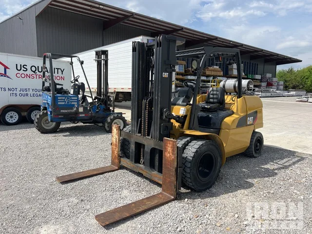 2010 Caterpillar P11000