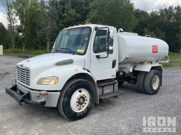 2006 Freightliner M2 106