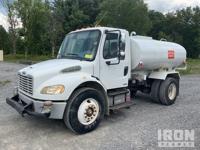 2006 Freightliner M2 106