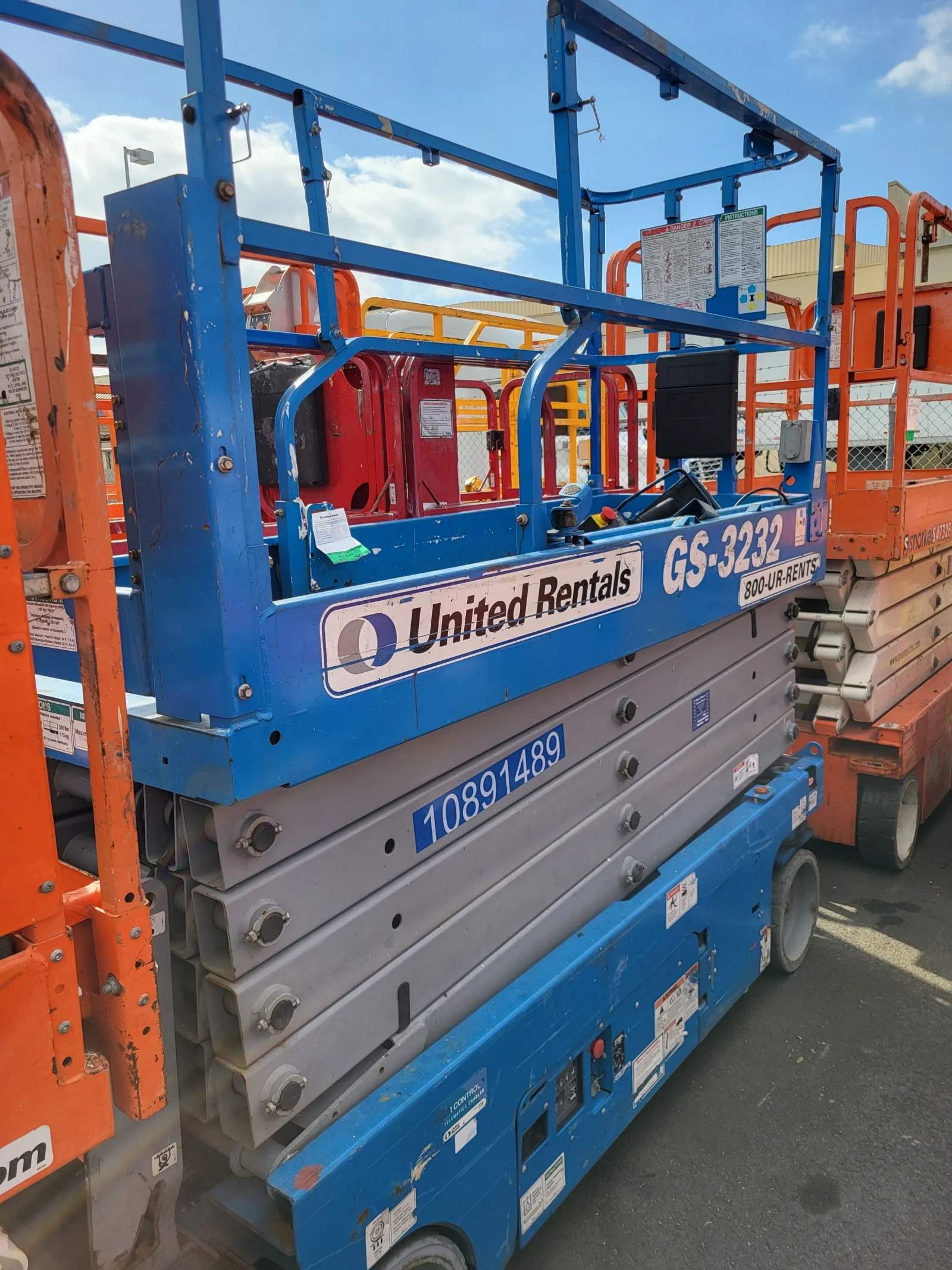 2019 Genie GS-3232