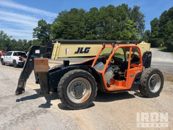 2018 JLG 1043
