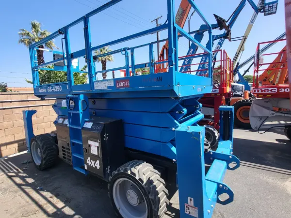2017 Genie GS-4390-RT-Rough-Terrain