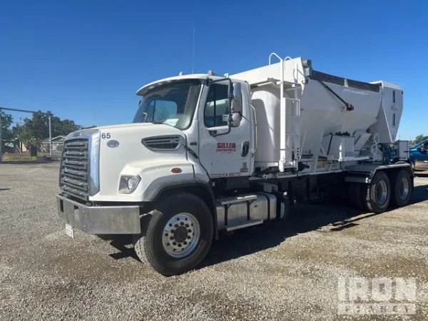 2023 Freightliner 108SD