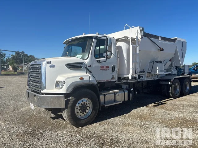 2023 Freightliner 108SD