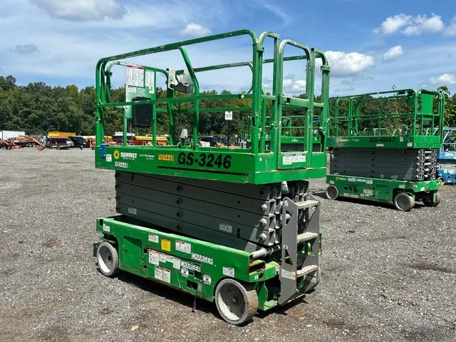 2017 Genie GS-3246