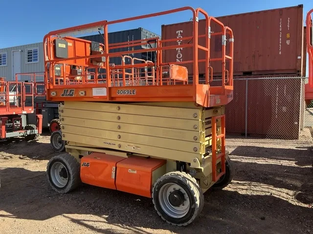 2019 JLG 4069LE