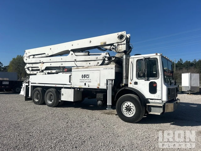 2006 Mack MR688S