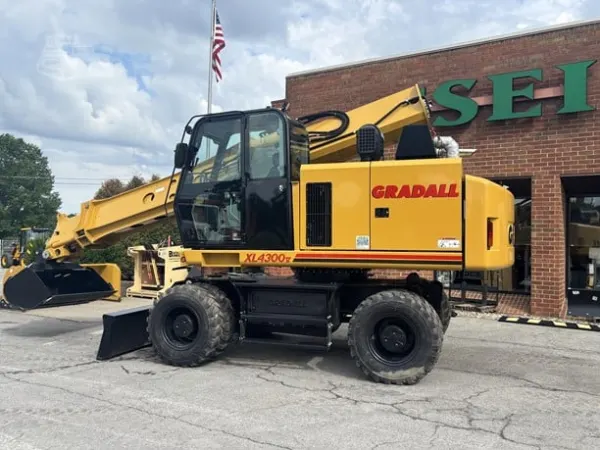 2025 Gradall XL4300