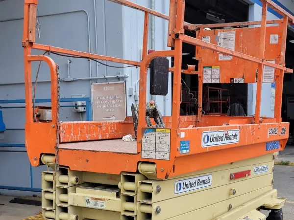 2018 JLG 3246ES