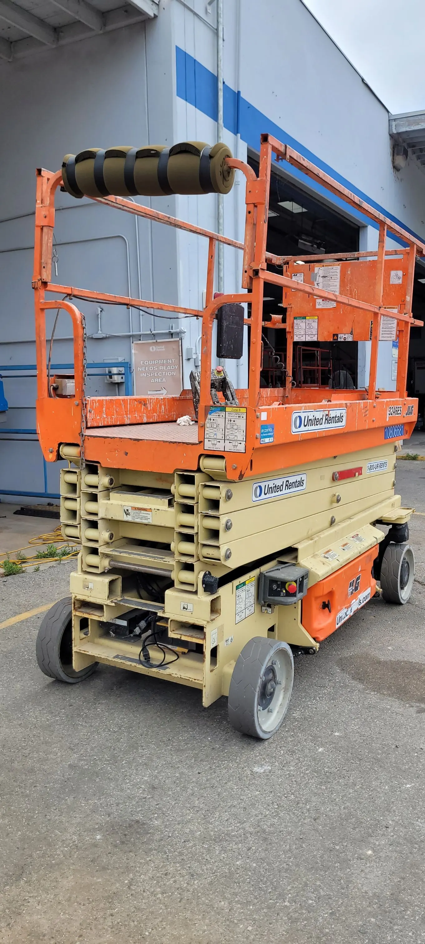 2018 JLG 3246ES