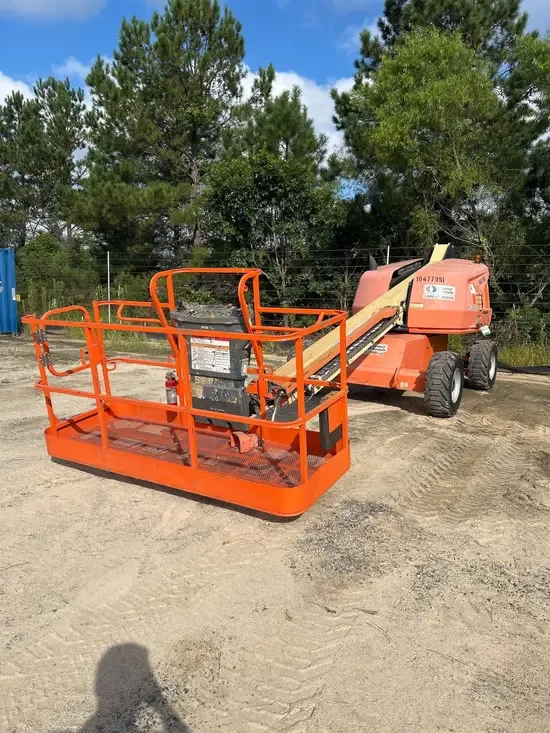 2016 JLG 400S