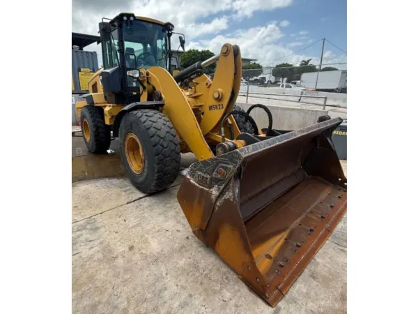 2017 Caterpillar 938M
