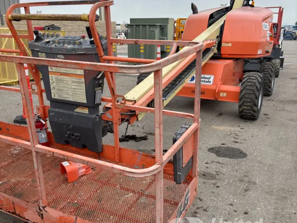 2018 JLG 400S