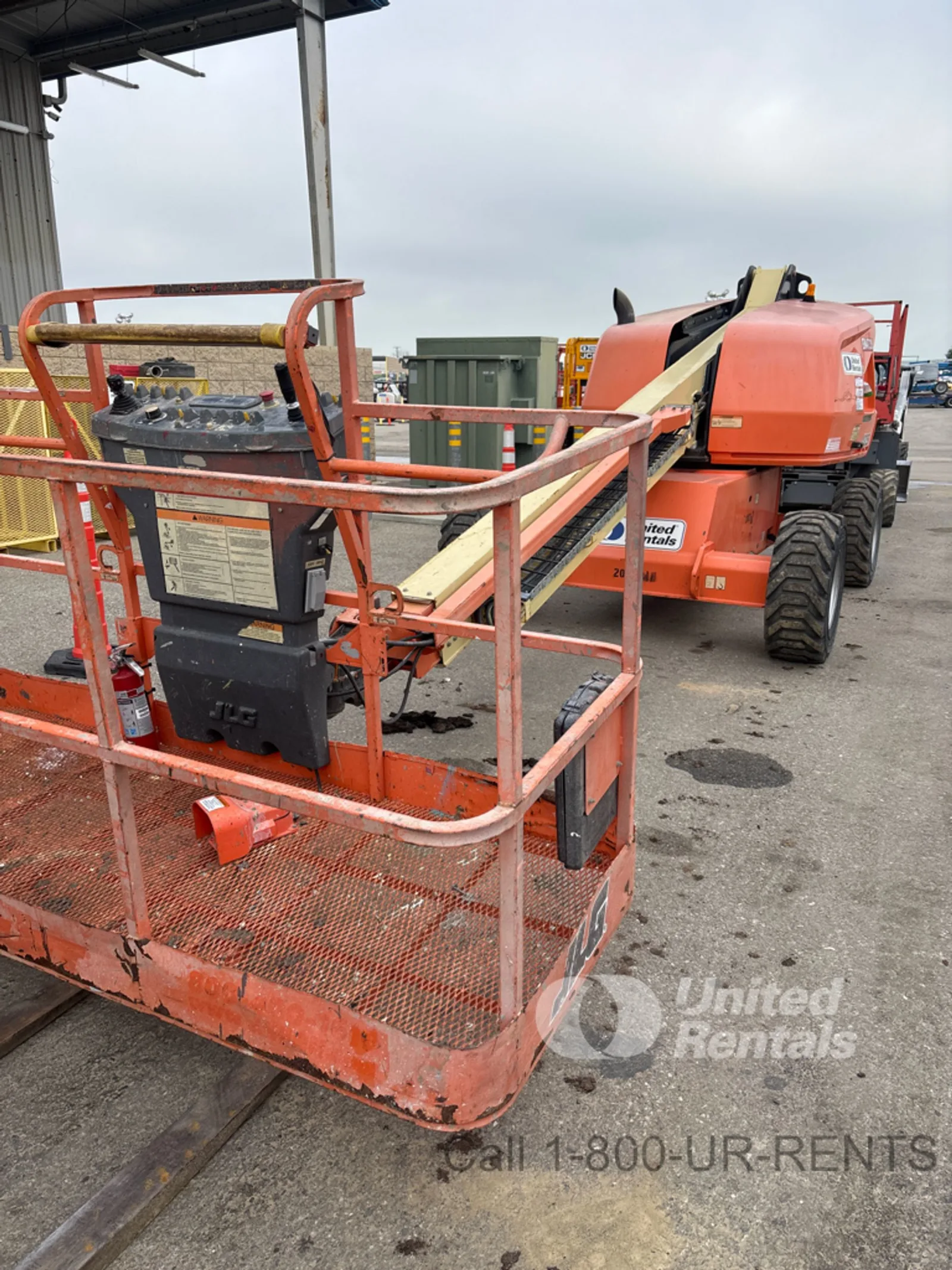 2018 JLG 400S