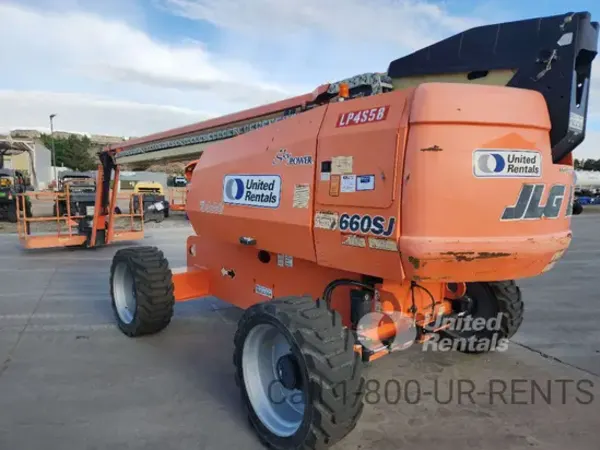 2017 JLG 660SJ