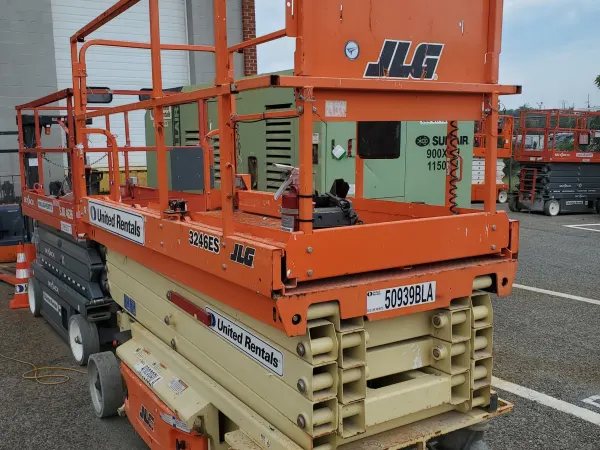 2017 JLG 3246ES