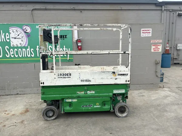 2016 JLG 1930ES