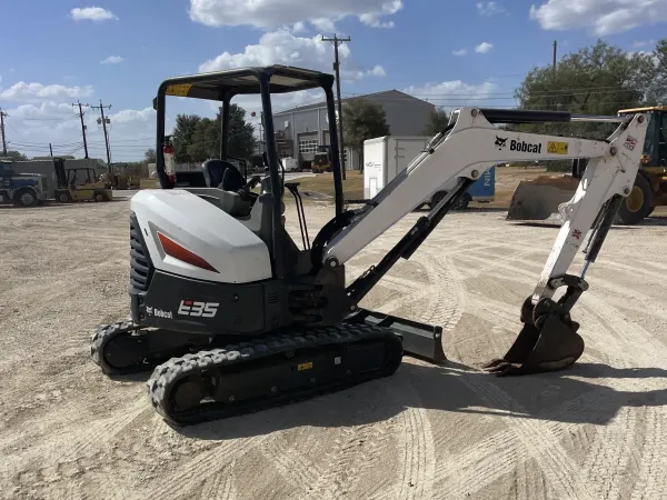 2021 Bobcat E35