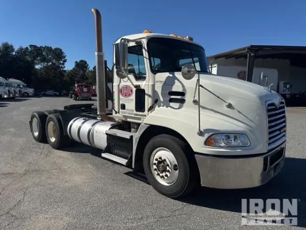 2017 Mack CXU613