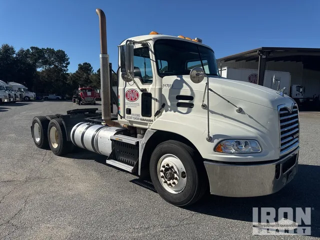 2017 Mack CXU613