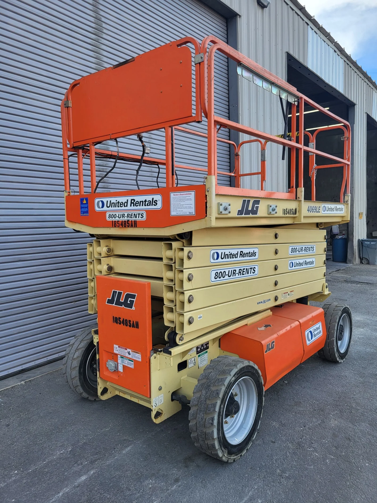 2017 JLG 4069LE