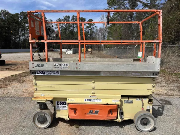 2007 JLG 3246ES