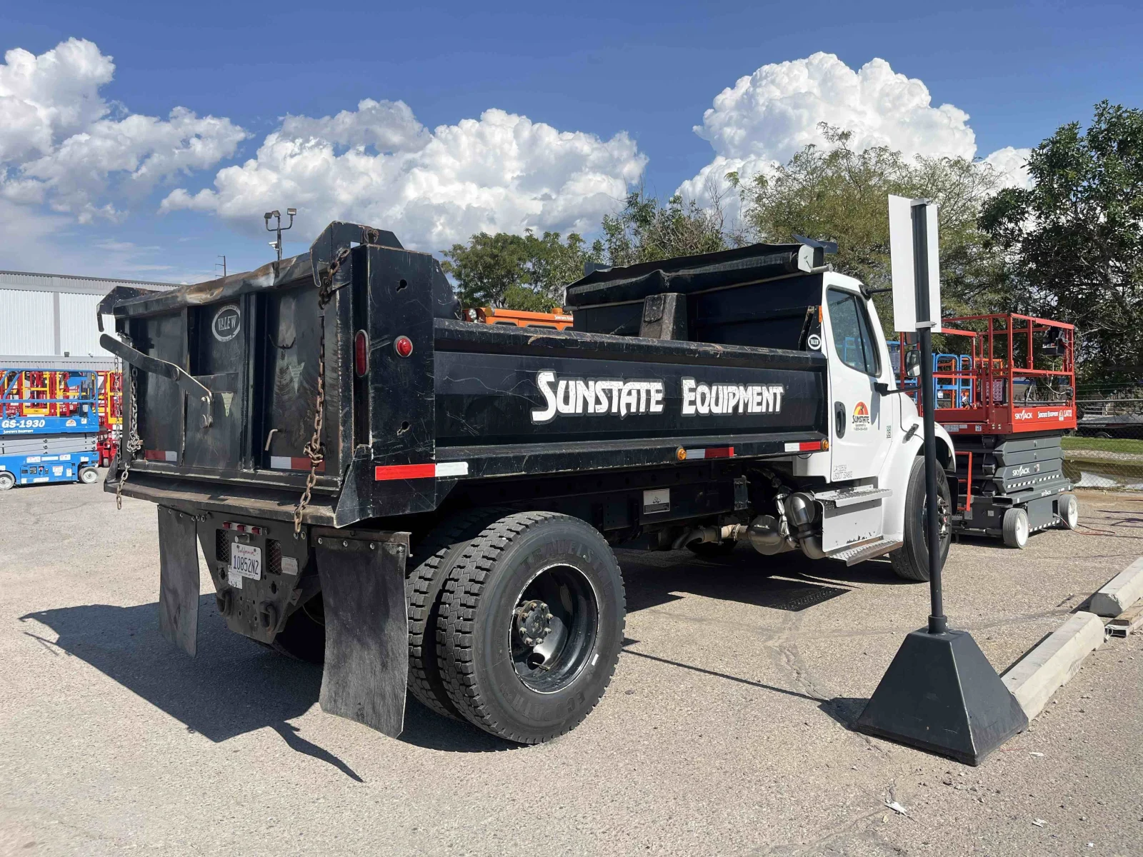 2016 Freightliner M2106