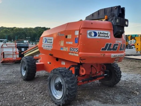 2017 JLG 600S