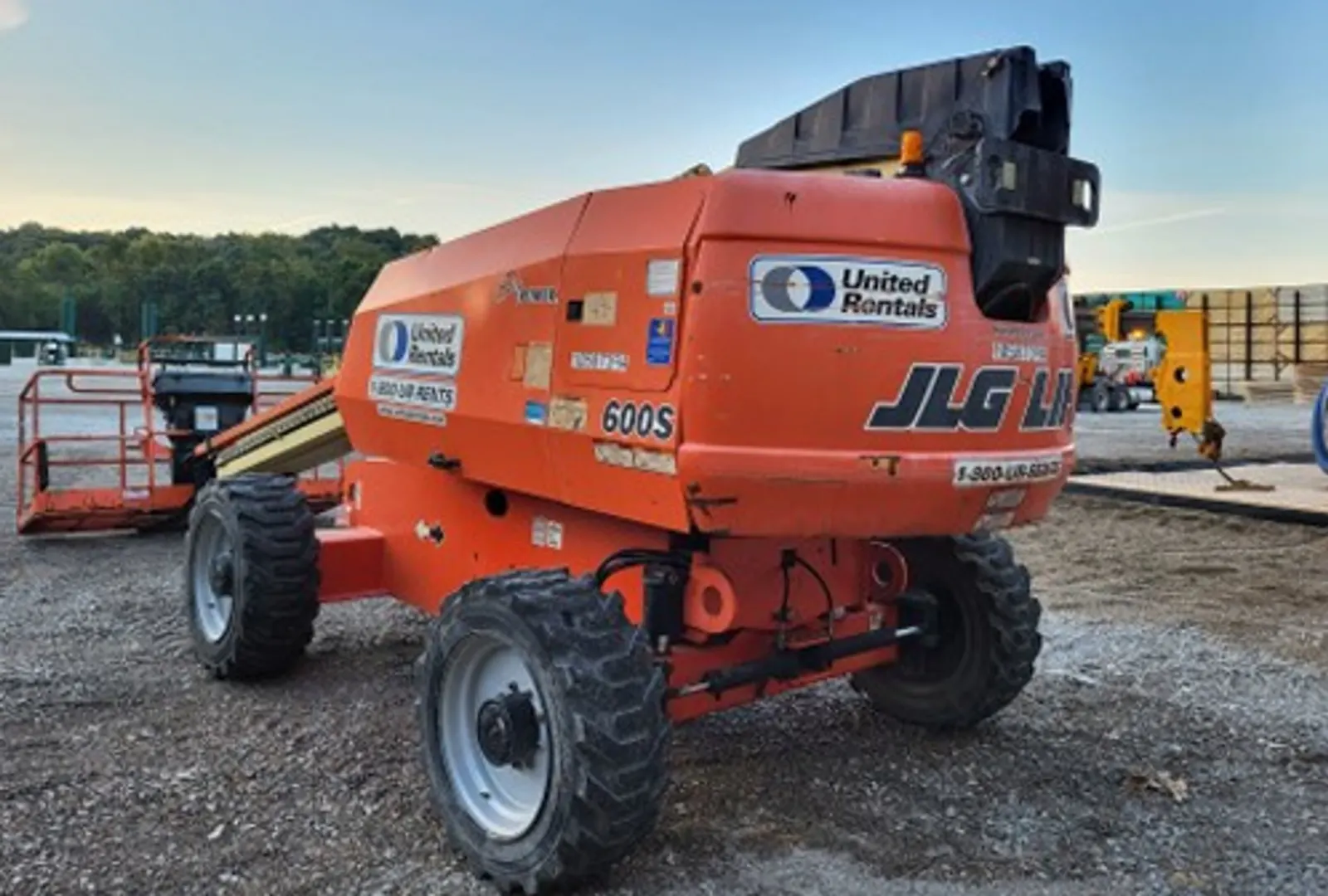 2017 JLG 600S