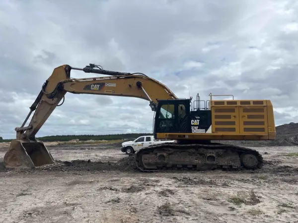 2019 Caterpillar 374FL