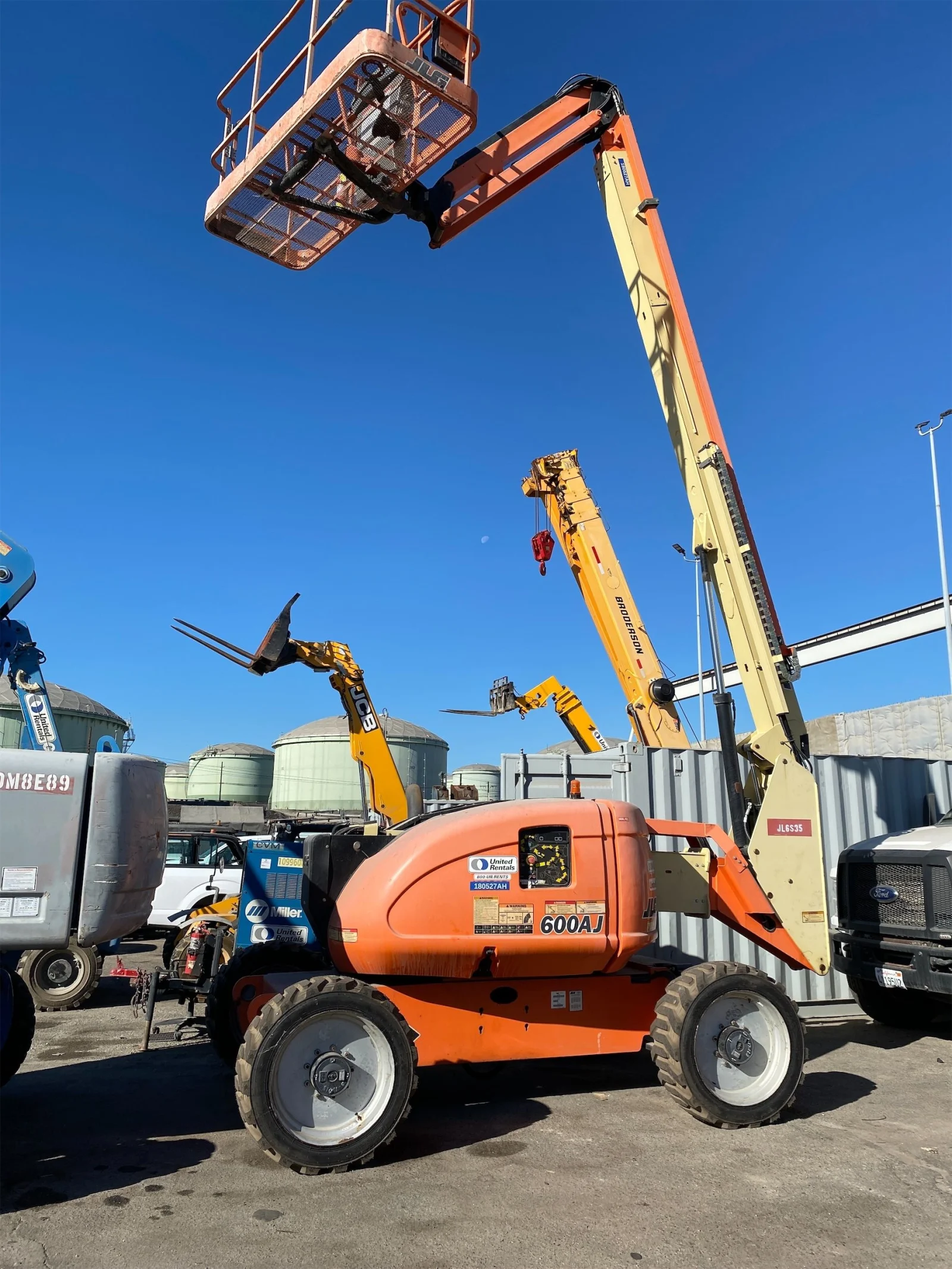 2016 JLG 600AJ Articulating