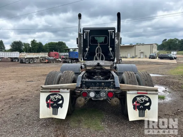2019 Kenworth W900
