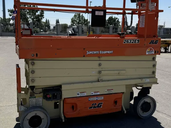 2015 JLG 2632ES
