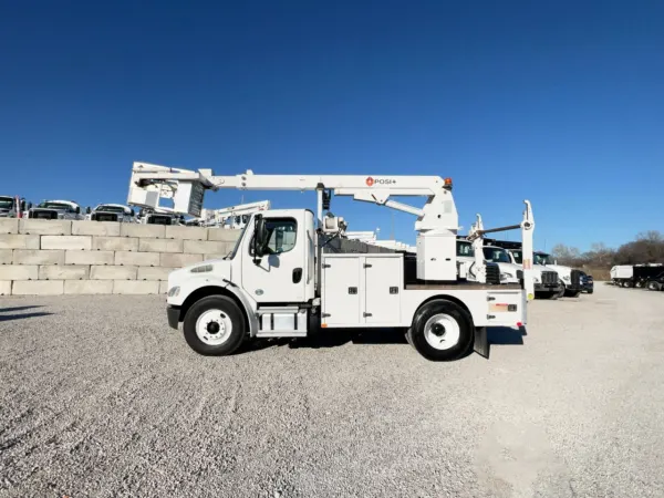 2019 Freightliner M2106