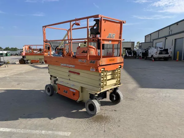 2017 JLG 3246ES