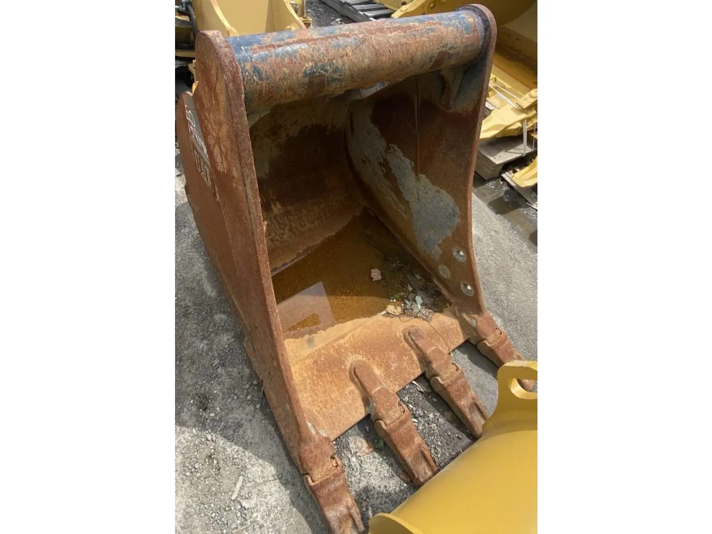 2017 Caterpillar M314F/M318F/M322F 36" BUCKET