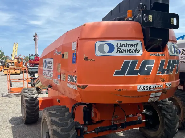 2017 JLG 600S
