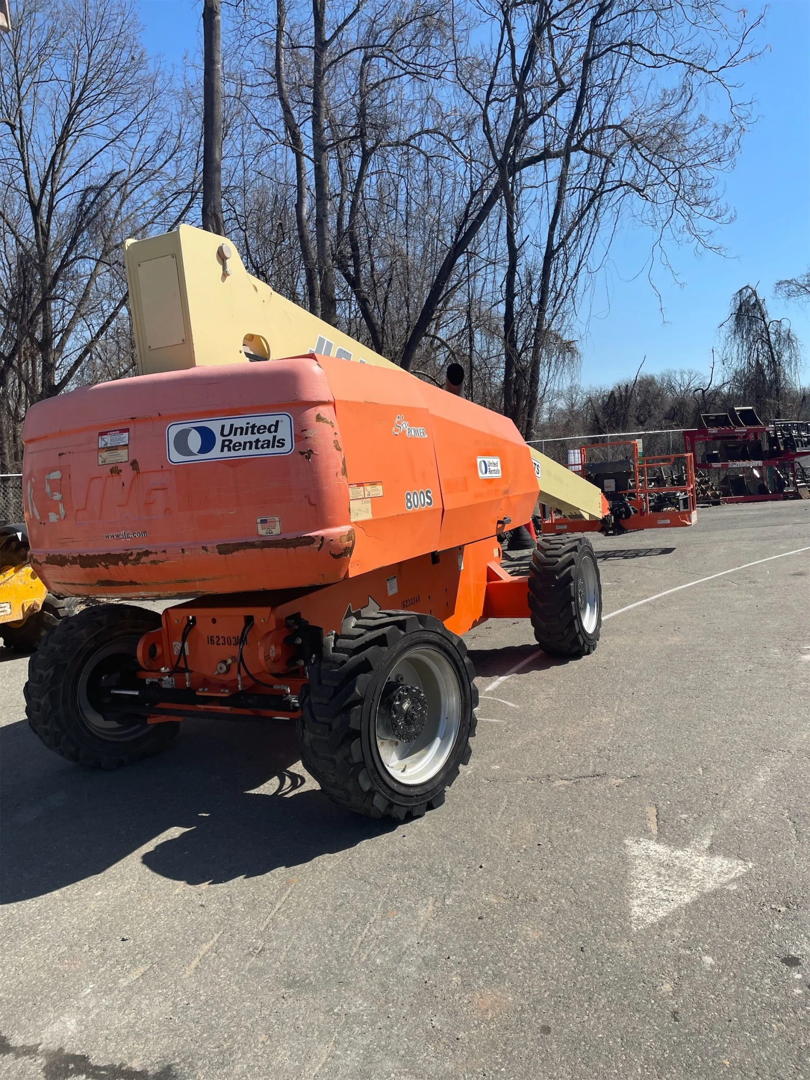 2016 JLG 800S