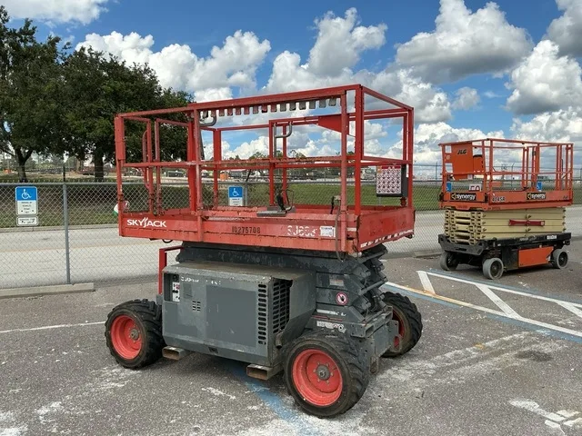 2019 Skyjack SJ6832RT