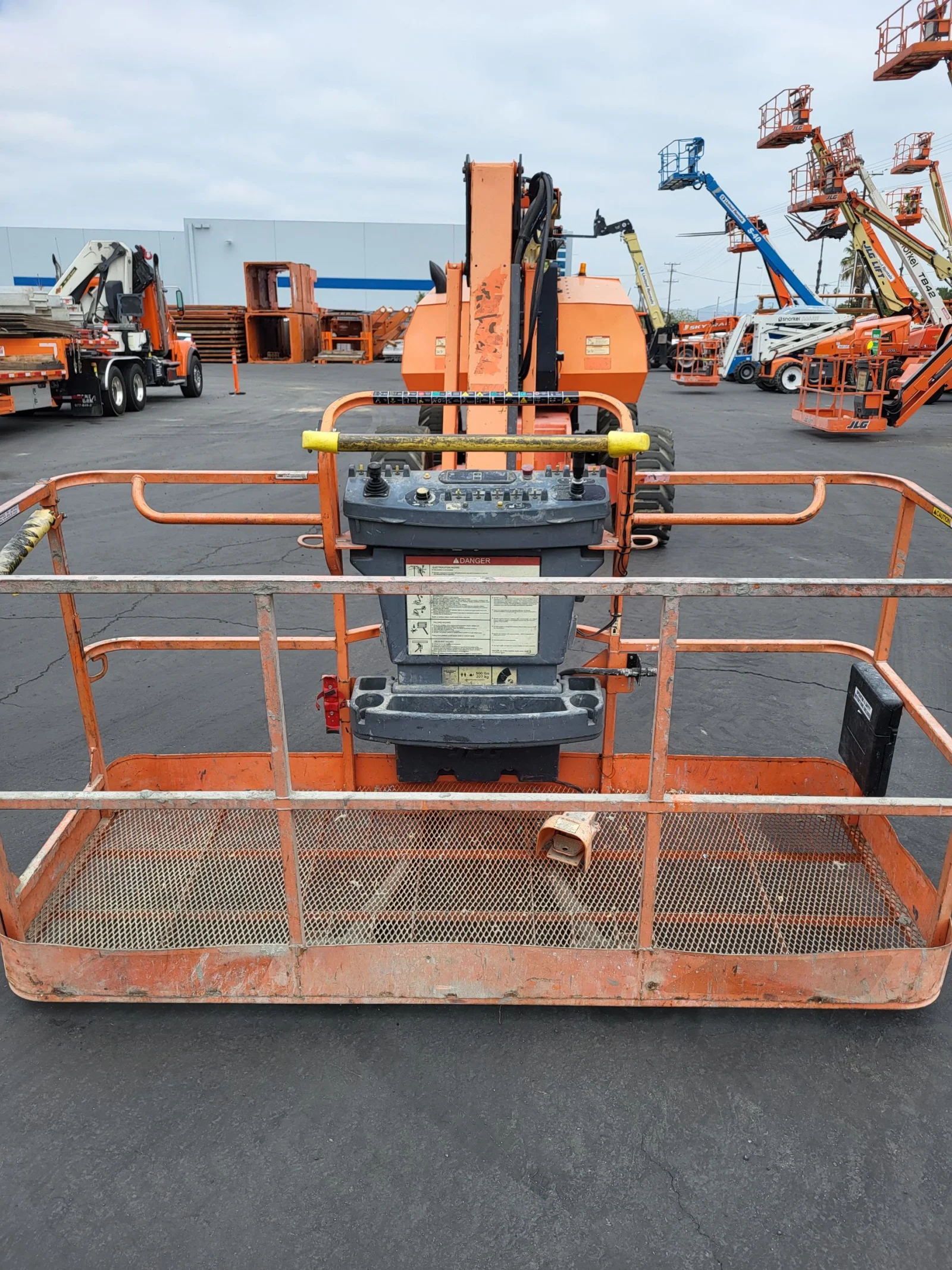 2013 JLG 800AJ-Articulating-Boom-Lift