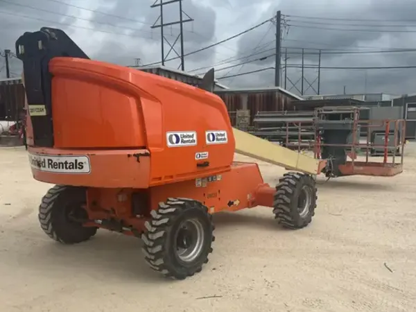2018 JLG 400S