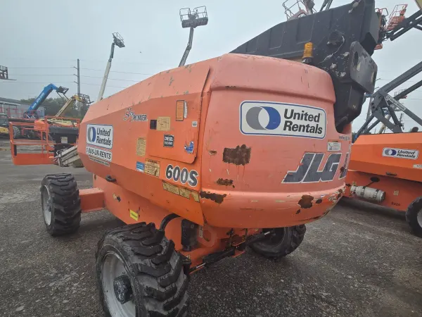 2017 JLG 600S