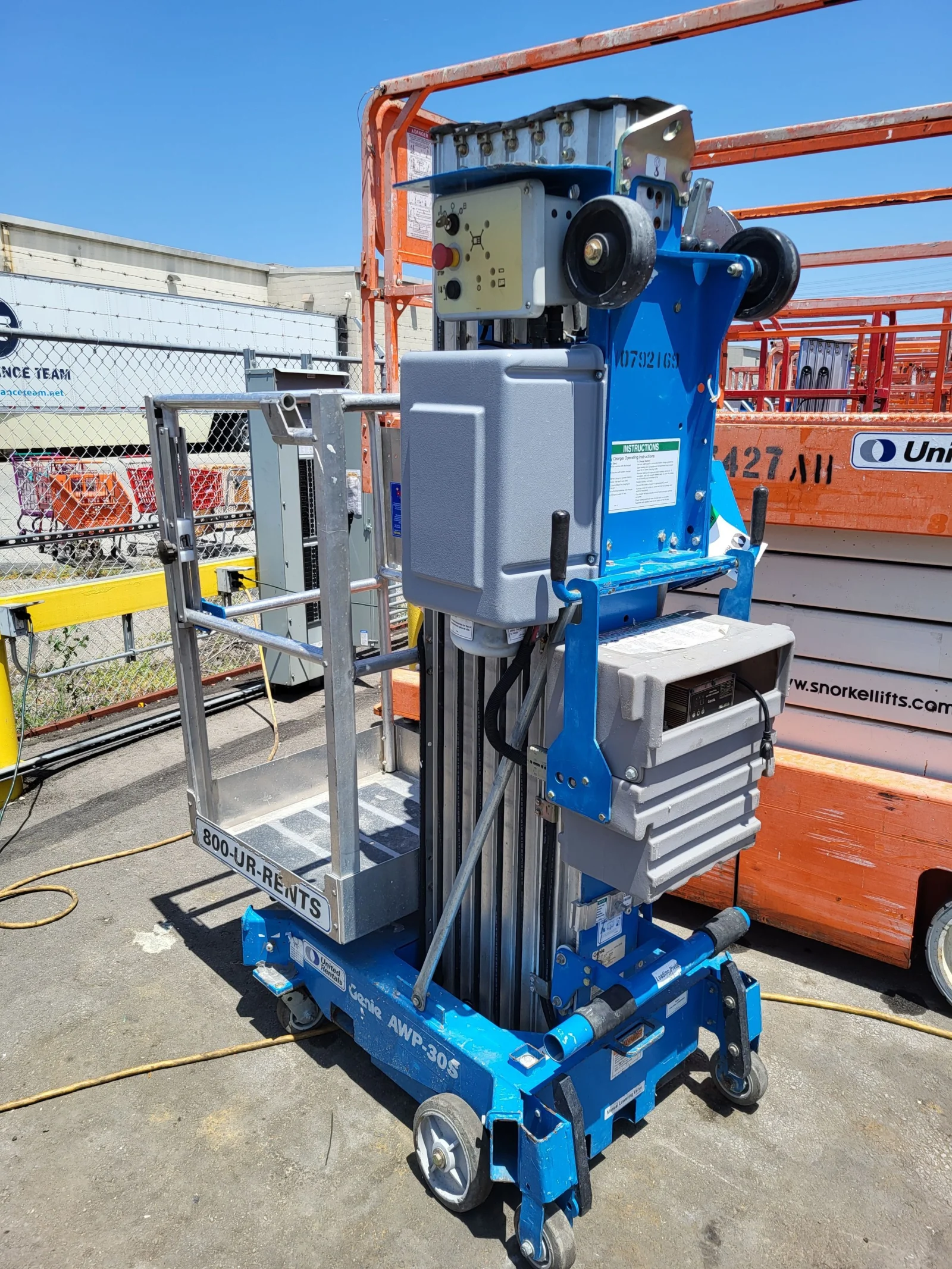 2018 Genie AWP-30SDC Pusharound