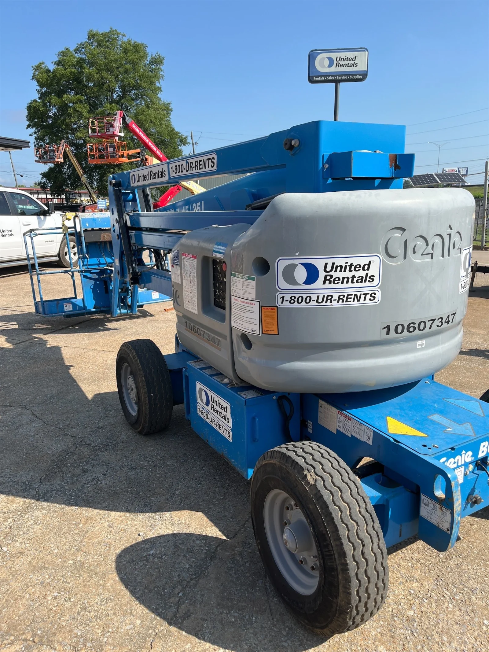 2017 Genie Z-45/25J DC Articulating
