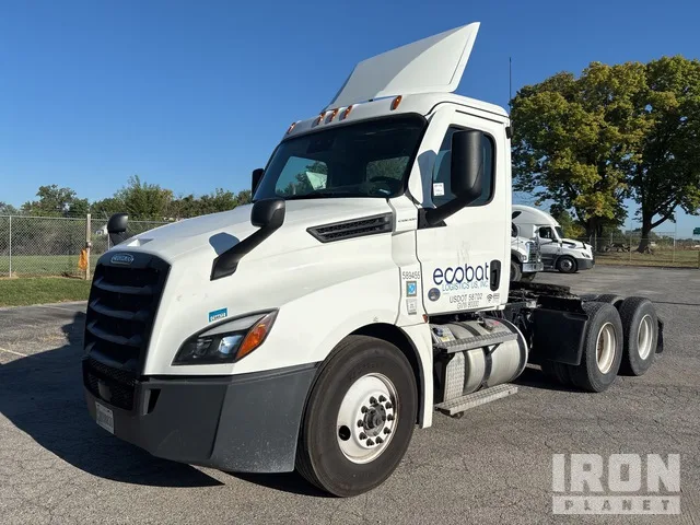 2023 Freightliner Cascadia 126