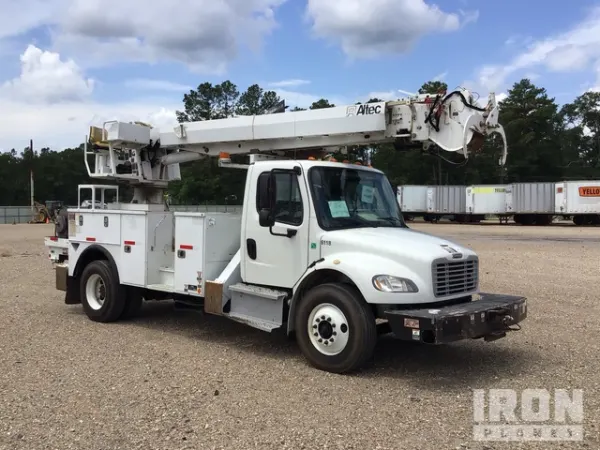 2017 Freightliner M2 106