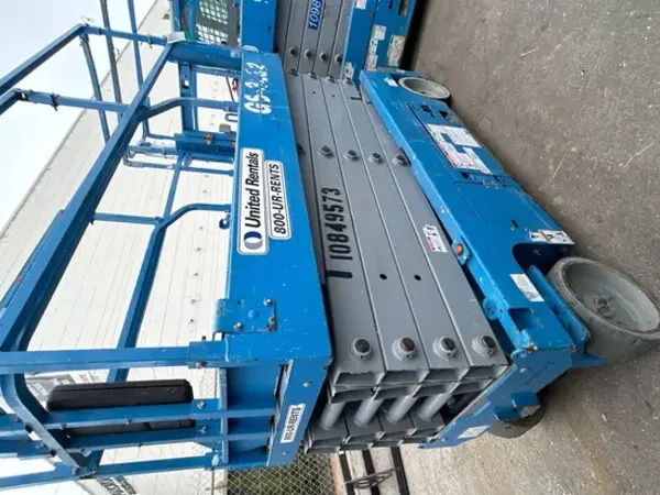 2018 Genie GS-3232