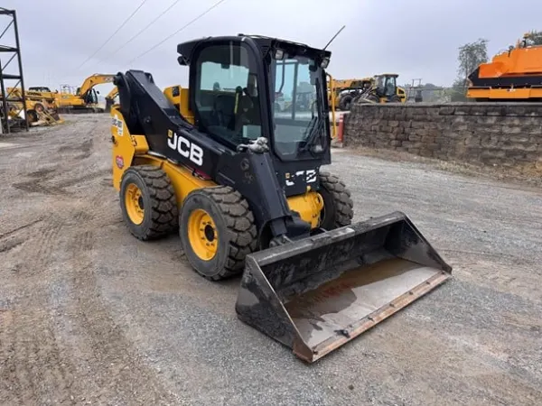 2023 JCB 270