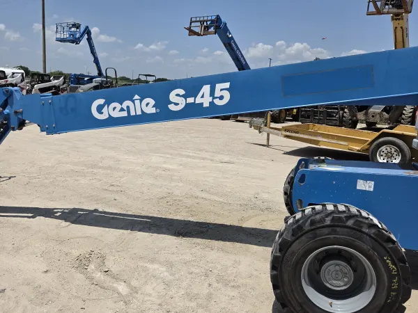 2018 Genie S-45