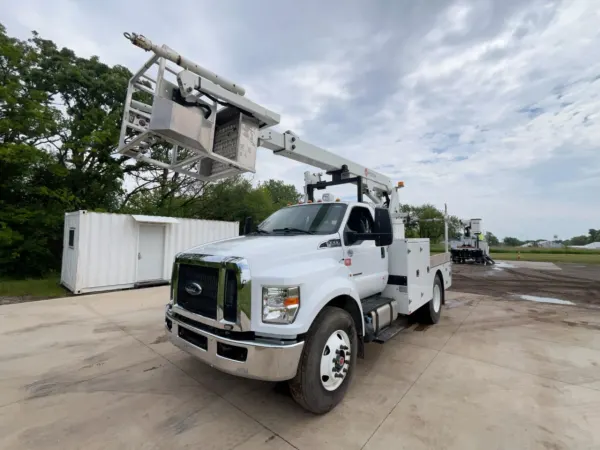 2023 Ford F750
